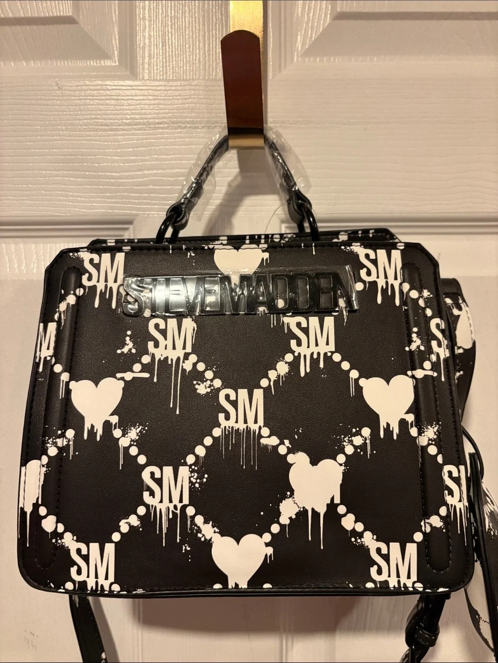 BNWT STEVE MADDEN Bevelyn Satchel Halloween Bleeding Hearts Black & White Bag